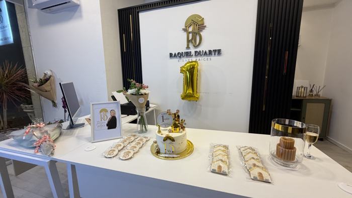 Celebración del primer aniversario de Raquel Duarte Bienes Raíces