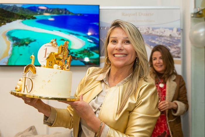Celebración del primer aniversario de Raquel Duarte Bienes Raíces